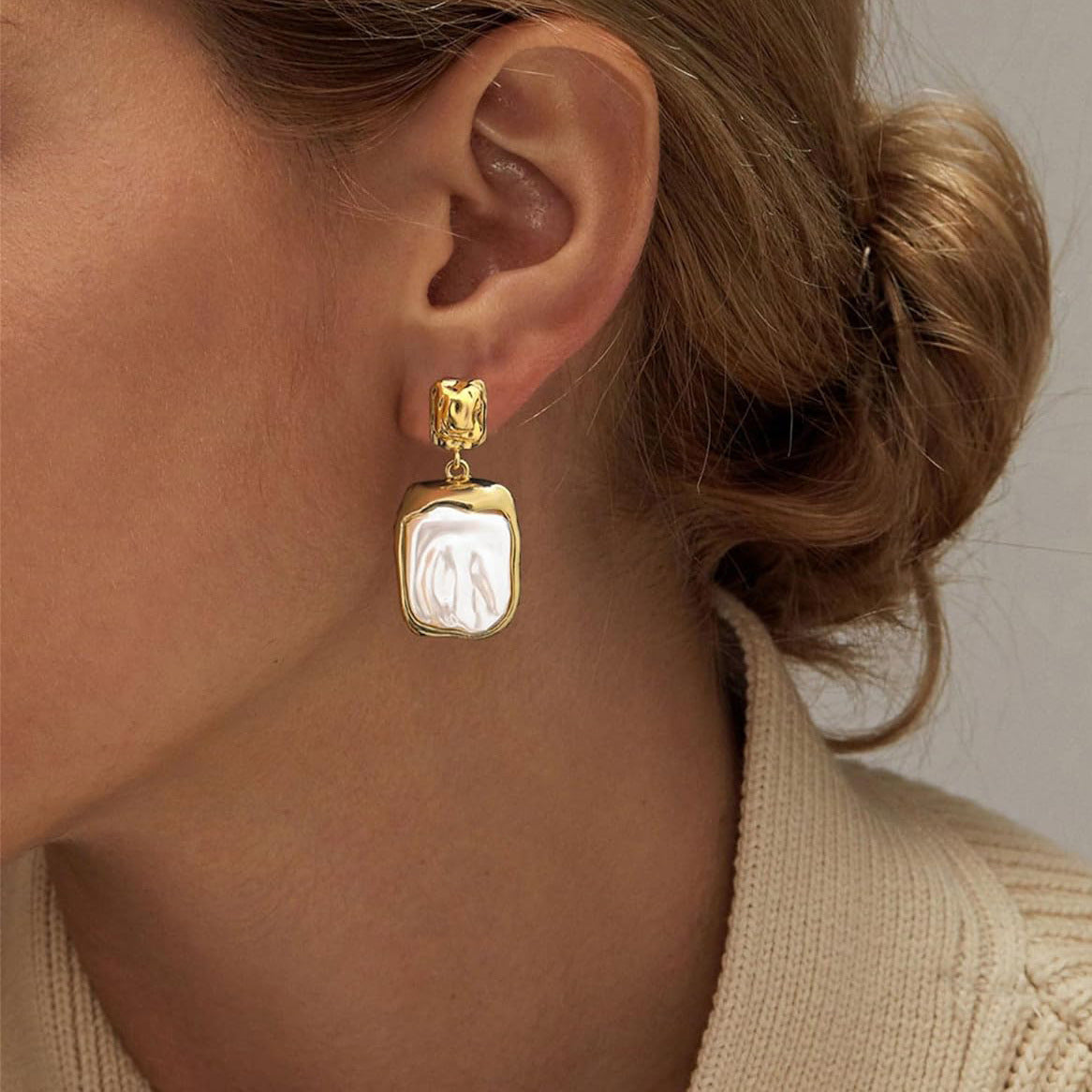 Nacre Wave Earrings