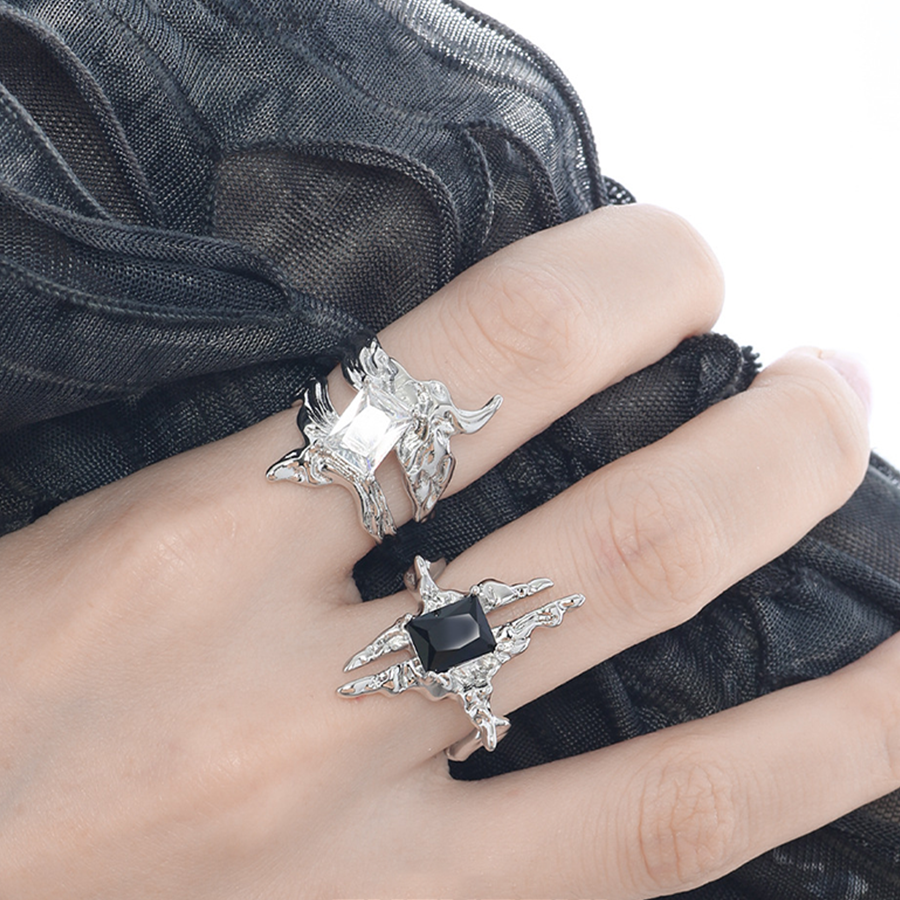 Obsidian Thorn